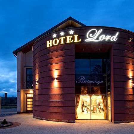 Hotel Lord Krosno Bagian luar foto